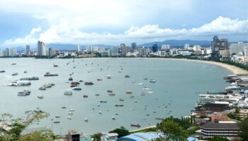 Два человека арестованы за кражу часов класса люкс на сумму 6,4 миллиона бат из дома в Паттайе