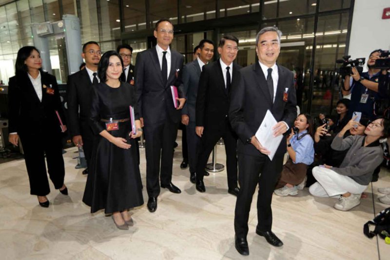 Демократы 'не будут присоединяться к правительственной коалиции'