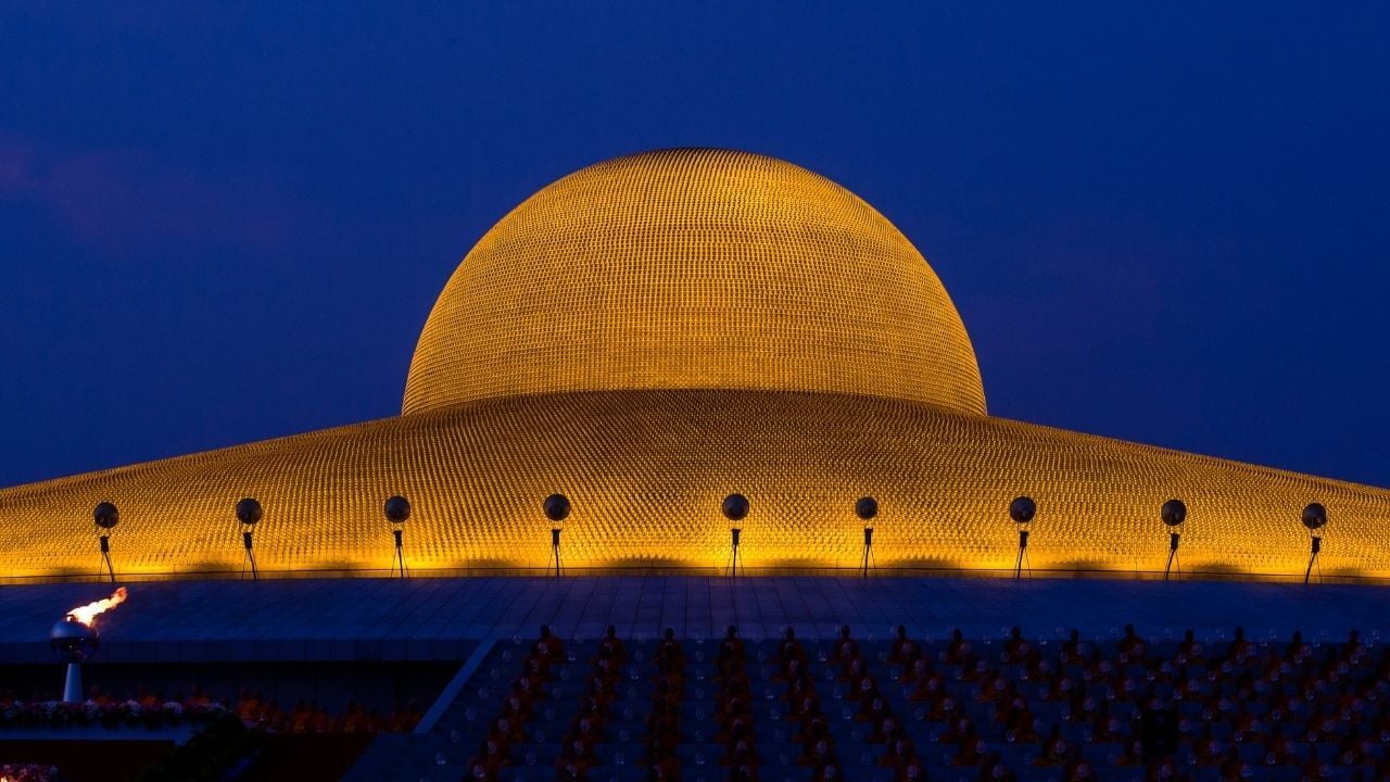 ДСИ прекращает производство против экс-аббата храма Пхра Дхаммакая