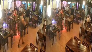 Иностранца сняли на видео, как он покидает стейк-хаус на Пхукете, не расплатившись.
