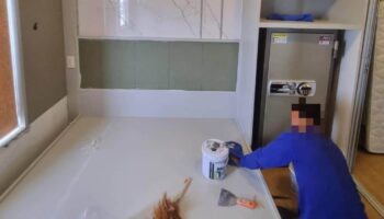 Инфлюенсер задает вопросы о безопасности кондоминиума после исчезновения тяжелого сейфа с золотым слитком