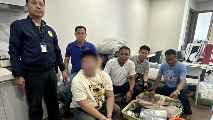 Китаец арестован в Бангкоке за мошенничество с выдачей себя за полицейского