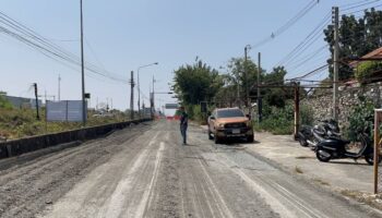 Китайца нашли повешенным в Чонбури с ранениями и следами от электрошокера