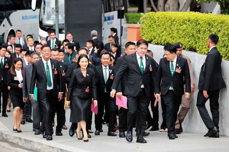 Клатам ожидает роль оппозиции