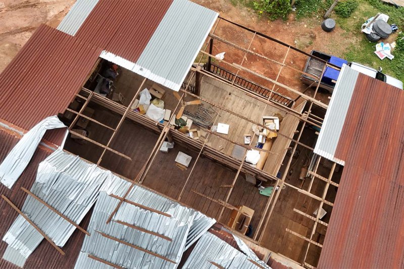 Летний шторм повредил десятки домов в Накхон-Паноме