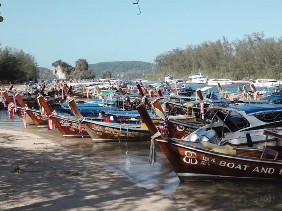 Нехватка топлива приводит к остановке знаковых длиннохвостых лодок Краби