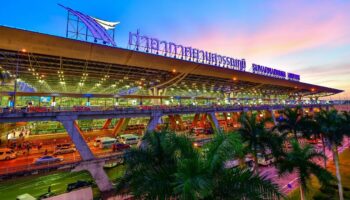 Отмены рейсов в Сураварнабхум увеличились до 32 на фоне беспорядков между Израилем и Ираном