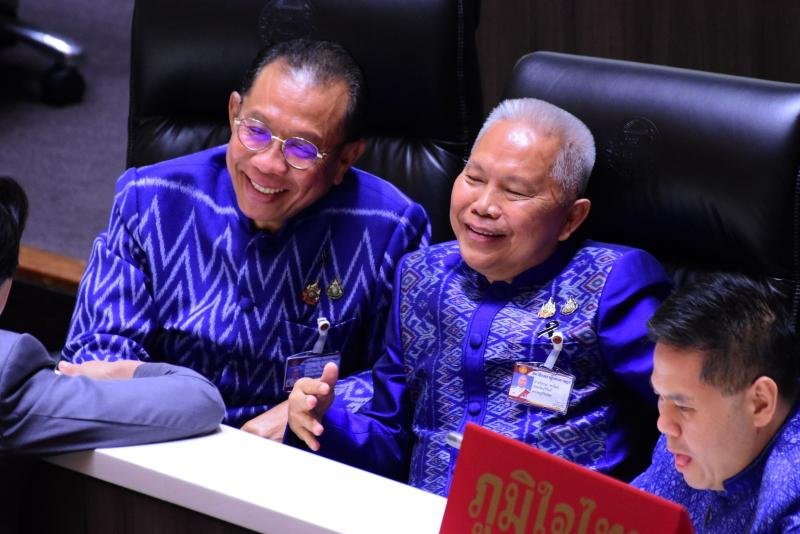 Парламент выберет следующего премьер-министра в четверг