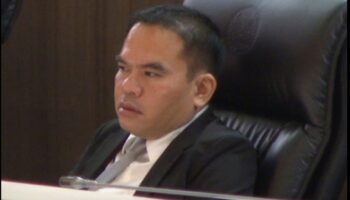 Партия народа "кобра" замечена в компании с депутатами Бумджайтай