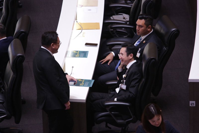 Партия Пхеу Тай представила восемь кандидатур на министерские посты премьер-министру Анутину