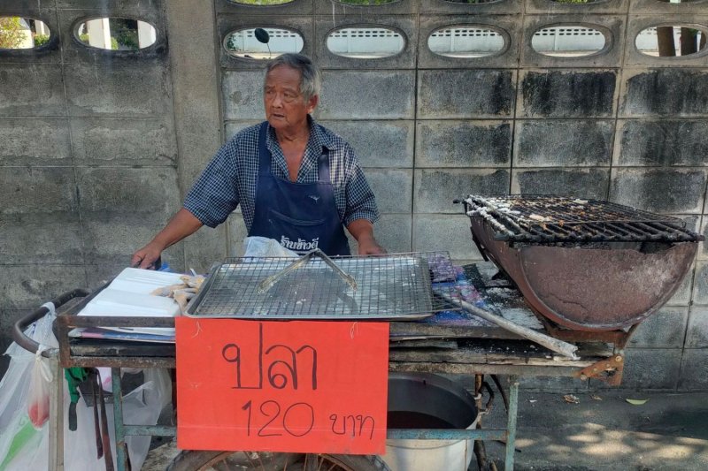 Пенсионера обманули на деньги в уличном мошенничестве