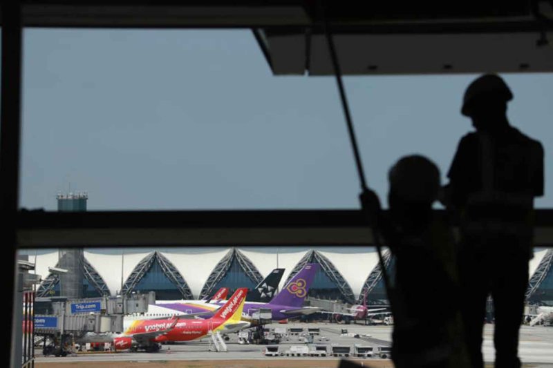 Помощь пассажирам авиарейсов, рейсы из Таиланда которых затронуты ситуацией на Ближнем Востоке