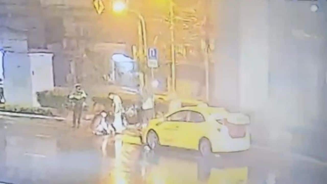 Пострадавший в мотоциклетной аварии умирает после того, как его доставляют в полицейский участок вместо больницы