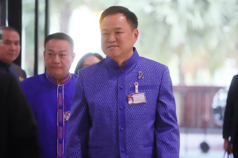 Правительство будет решать проблему энергетики в первую очередь