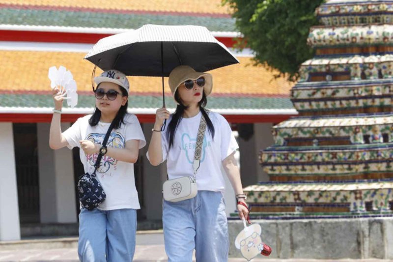 Правительство выдало предупреждение о солнечном ударе