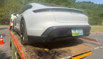 Работник сервисного центра Porsche на Пхукете украл Rolex часов клиента