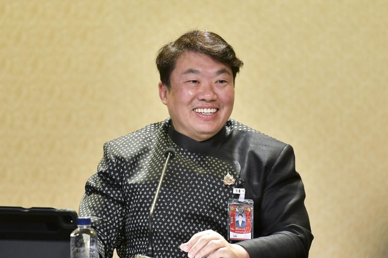 Сирипонг отрицает обвинения в коррупции в семье