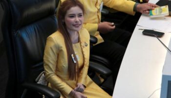 Суд запретил Сен Кескамол за ложные заявления о «профессоре»