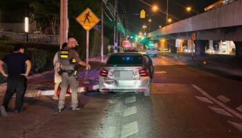 Таец находит пятна крови в своем автомобиле после того, как одалживает его другу