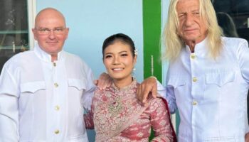 Тайская женщина выходит замуж за 2 австрийцев в Бурираме