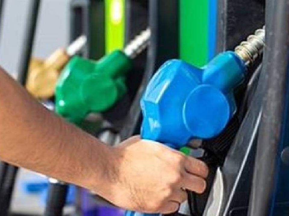 Тайский энергетический эксперт предупреждает, что дефицит Фонда нефтяного топлива может превысить 50 миллиардов бат на фоне мирового роста цен на нефть.