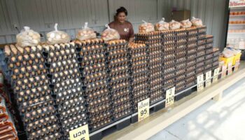 Тайцы требуют от правительства мер по поводу жизненных затрат