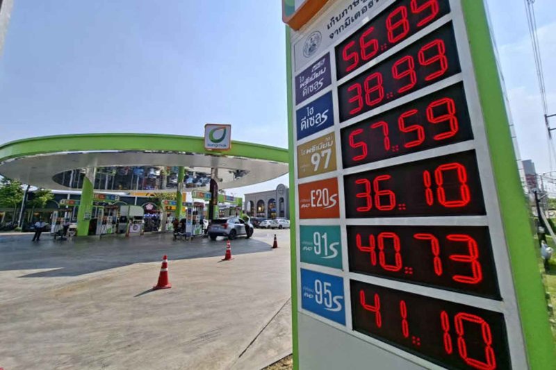 Эксперты критикуют резкий рост цен на топливо