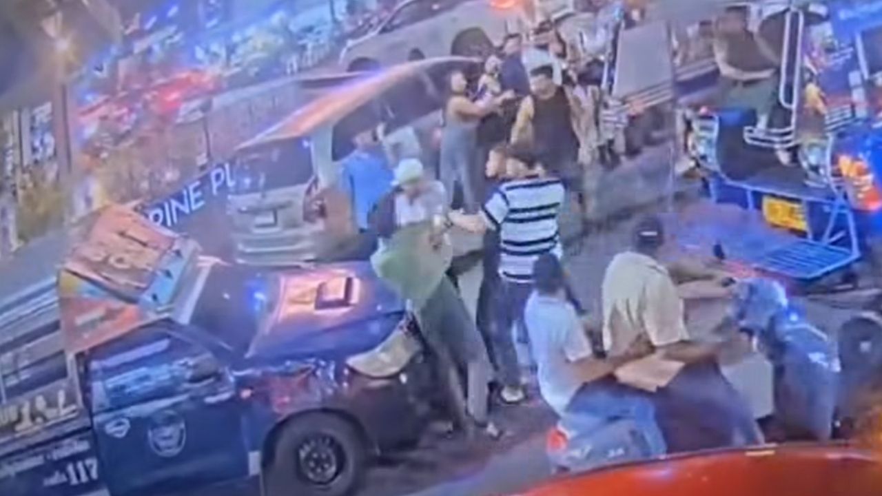 Японский турист атакован группой тайских мужчин на дороге Паттайи