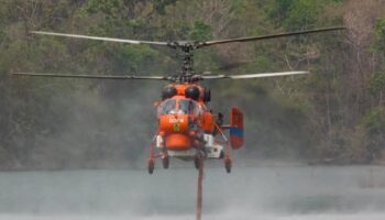 KA-32 вертолет развернут, так как Чианг Май борется с 28 огневыми точками.