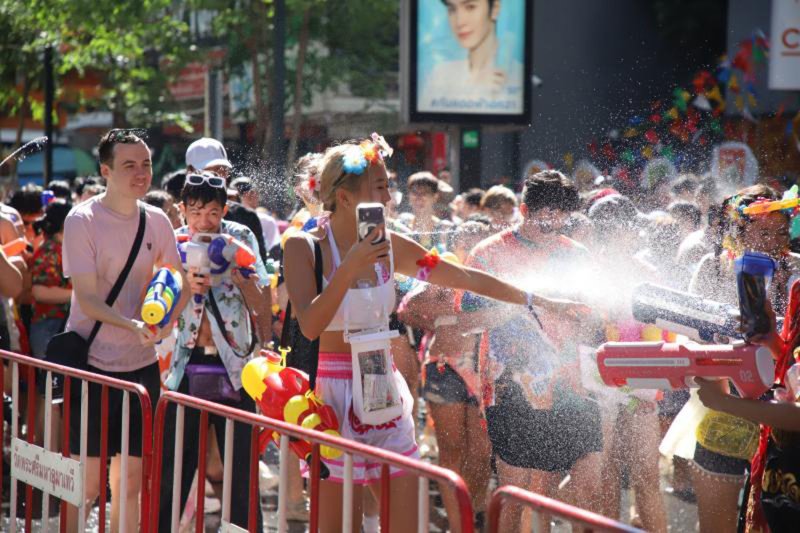 154 смертей на дорогах за первые четыре дня путешествий во время Сонгкрана