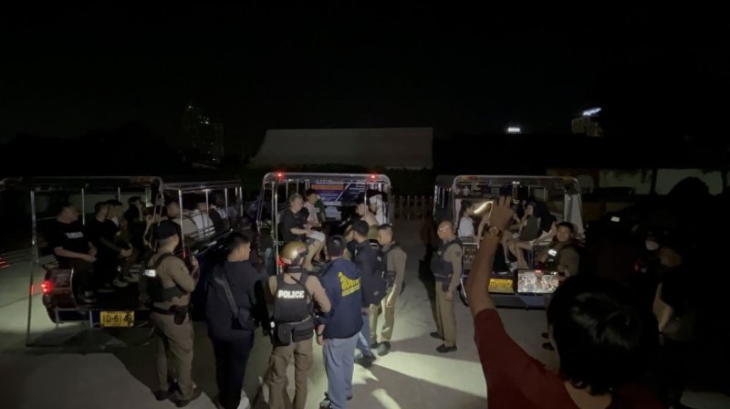 36 китайцев задержаны в результате рейда на клуб после часов в Паттайе