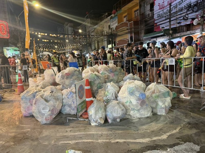 86 тонн отходов собрано с мест проведения Сонгкран в Бангкоке