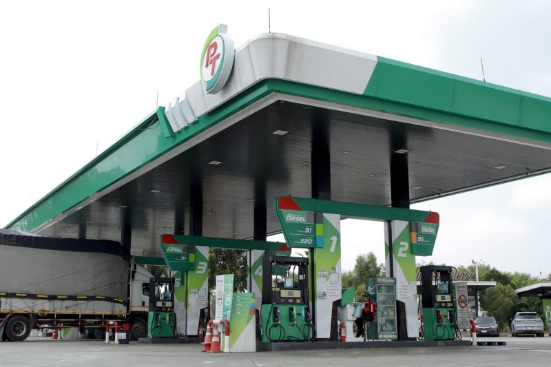 Анутин отвергает обвинения в кумовстве