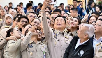 Атаки с поджогами предвосхищают визит премьер-министра