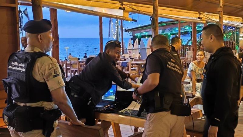 Власти Пхукета пришли с проверкой в пляжные рестораны Банг-Тао