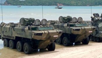 ВМС закупает больше амфибийных транспортных средств