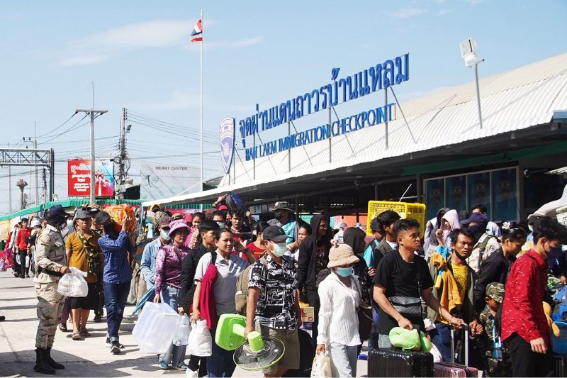 Восточные пограничные переходы пока останутся закрытыми: Премьер-министр