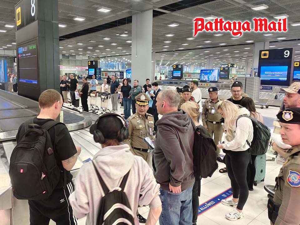Высокая видимость полиции в аэропорту Бангкока направлена на то, чтобы успокоить посетителей Сонгкрана