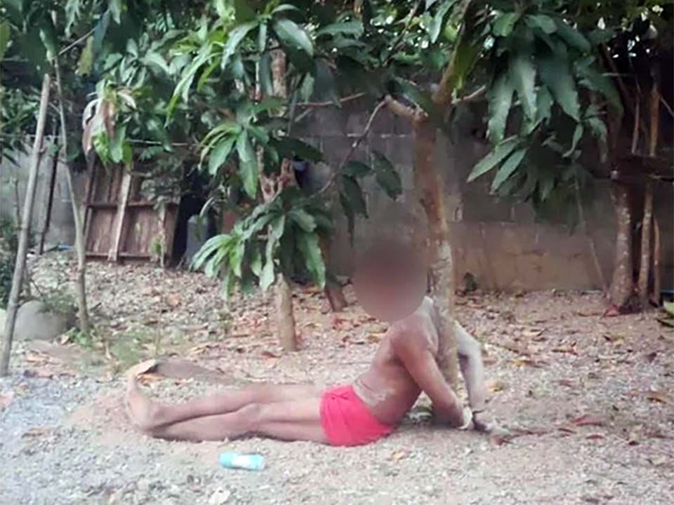 Глава деревни обвиняется в жестоком самосуде в Пхатталанге, жертва связана к дереву и атакована красными муравьями