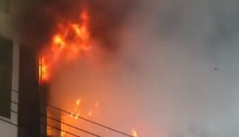 Две женщины погибли, два мужчины травмированы в результате пожара в таунхаусе