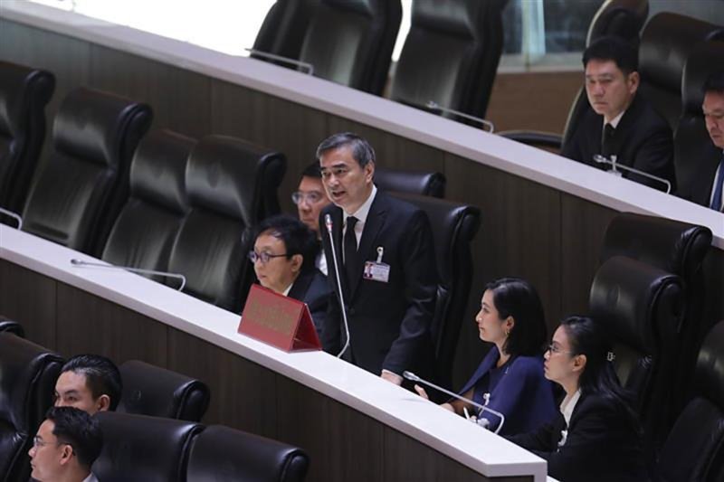 Заявление о политике лишено искренности и ясности, говорит Абхисит