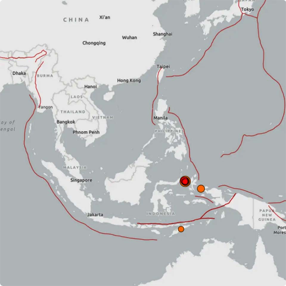 Землетрясение магнитудой 7.4 под водой у побережья Индонезии вызвало предупреждение о цунами, влияния на Таиланд нет