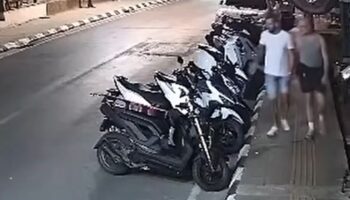 Иностранные мужчины, попавшие на видеозапись CCTV, пытающиеся украсть гитару на Пхукете