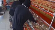 Китайские подозреваемые задержаны в течение нескольких часов после вооруженного ограбления ювелирного магазина в Корате