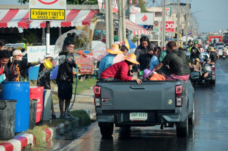 Количество случаев вождения в состоянии алкогольного опьянения перевысило 5,800 в ходе кампании по обеспечению безопасности во время Сонгкрана