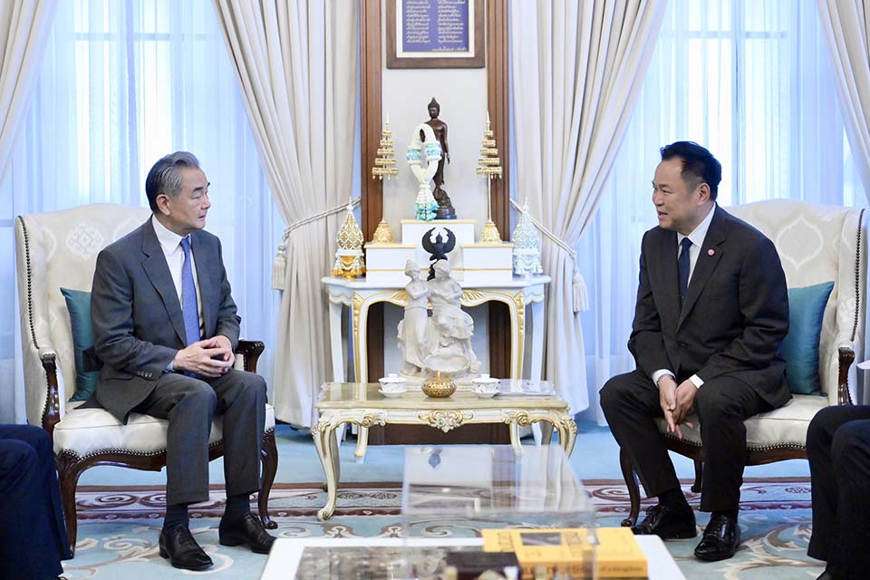Министр иностранных дел Китая встретился с премьер-министром Таиланда для развития торговли, инвестиций и борьбы с мошенничеством