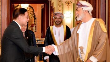 Министр иностранных дел Сиасак обеспечил поддержку Омана для тайских судов в Ормузском проливе