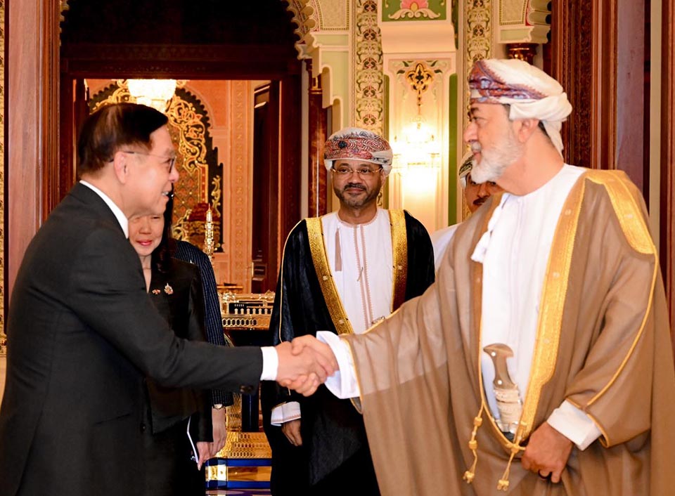 Министр иностранных дел Сиасак обеспечил поддержку Омана для тайских судов в Ормузском проливе