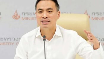 Министр энергетики распорядился о снижении цен на топливо и мониторинге поставок на фоне увеличения поездок во время Сонгкран.