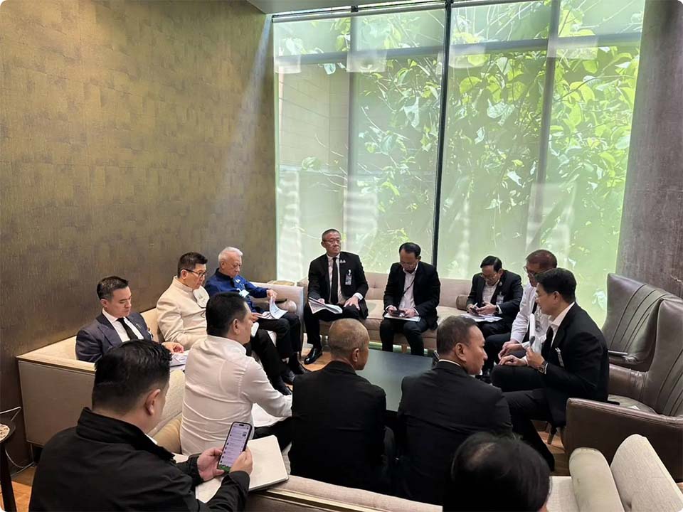 Министры провели первые переговоры о снижении цен на топливо после того, как кабинет получил полные полномочия